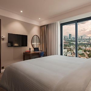 Peace One-Bedroom Suite Balcony City View